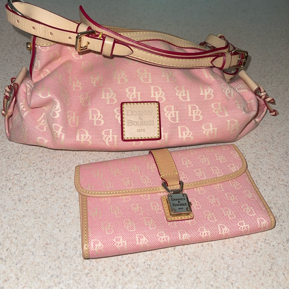 Dooney & Bourke Set